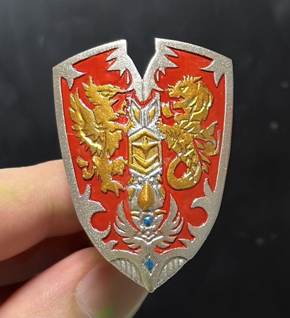 シールドは大変そうとおもって先に作業しました。拭き取り簡単なエナメル塗料と、隠蔽力の高いシタデルのベースカラー。この二つがなかったら心折れてましたなぁ…笑