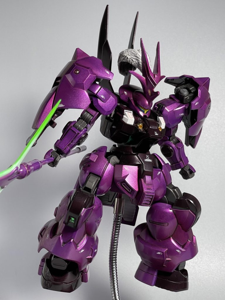 デカールは専用では無く手持ちのジャンクデカールを使用し、光沢クリア吹きっぱなしで研ぎ出しはしてません。