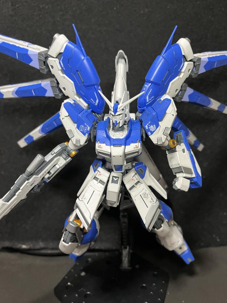 以前福岡νを作っているので比較的時間は掛からず組めたのですがファンネルが…💦