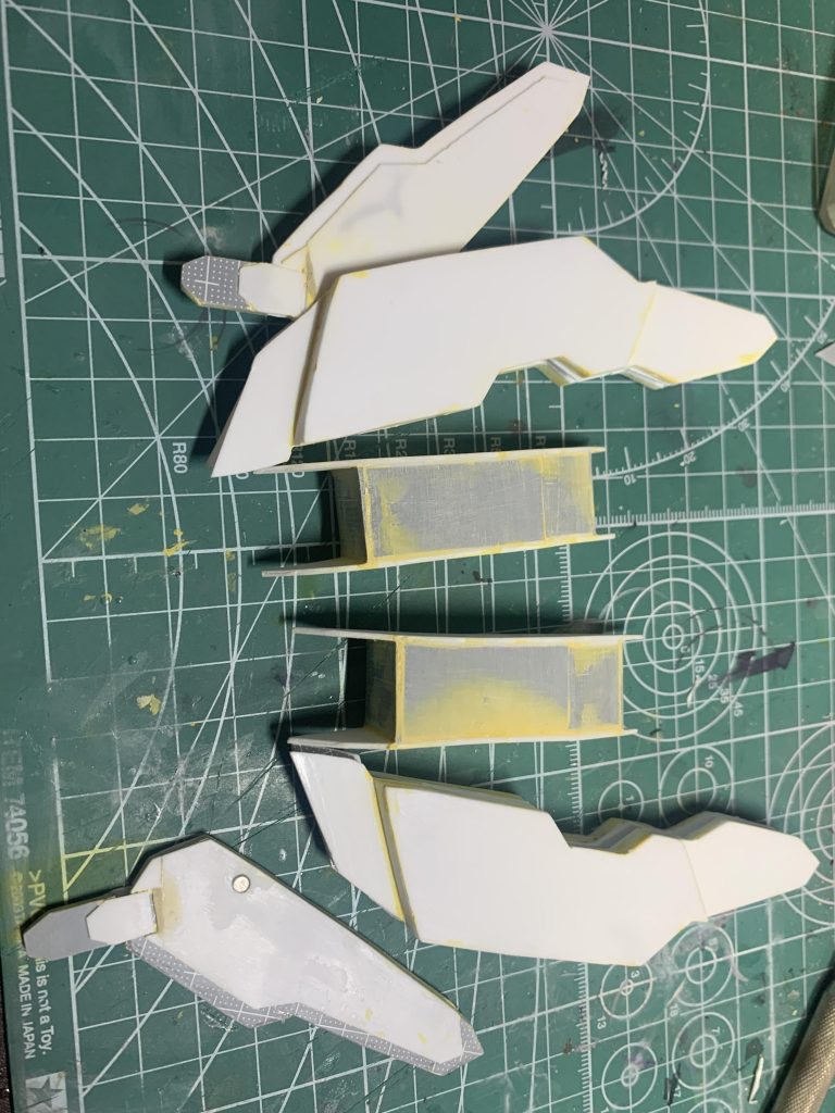 バックパックもプラ板ど