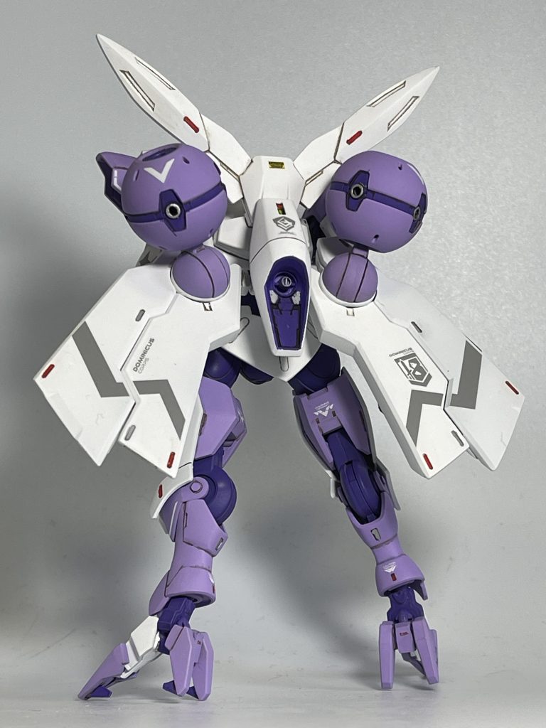 脚部後はめ加工、合わせ目消し等を行いバックパックのフィンはくり抜いてデザイン変更しました。