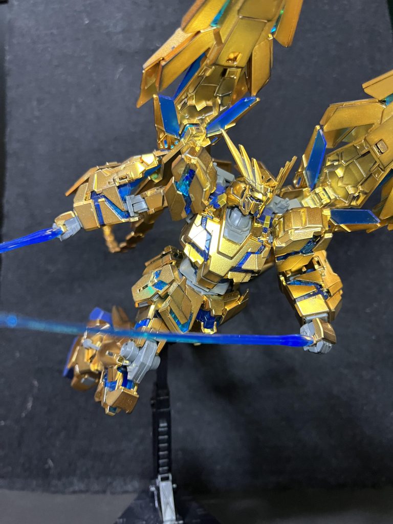 ビームサーベルはRGHi-νガンダムから