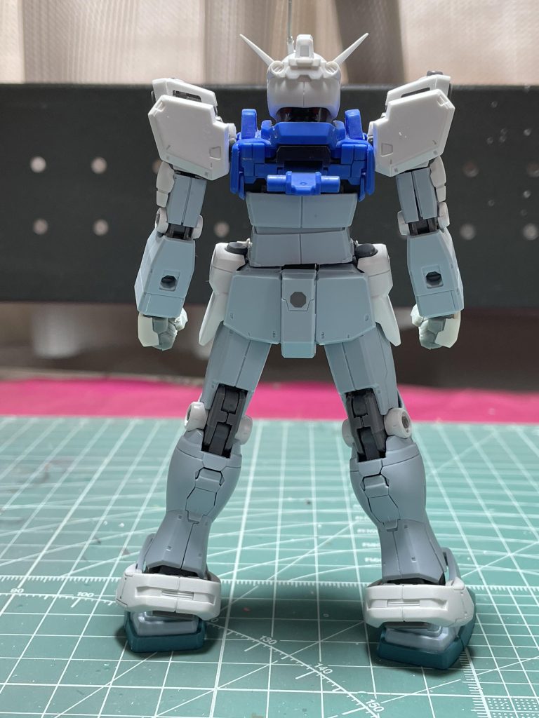 GP01は以下のミキシングです。フェイス：オリジンガンダム頭部・腰サイドアーマー：HGUCゼフィランサス肩・胸部・ふんどし＆フロントスカート・アンクルガード：RGゼフィランサス腕部・腹部・脚部：スレッガージム