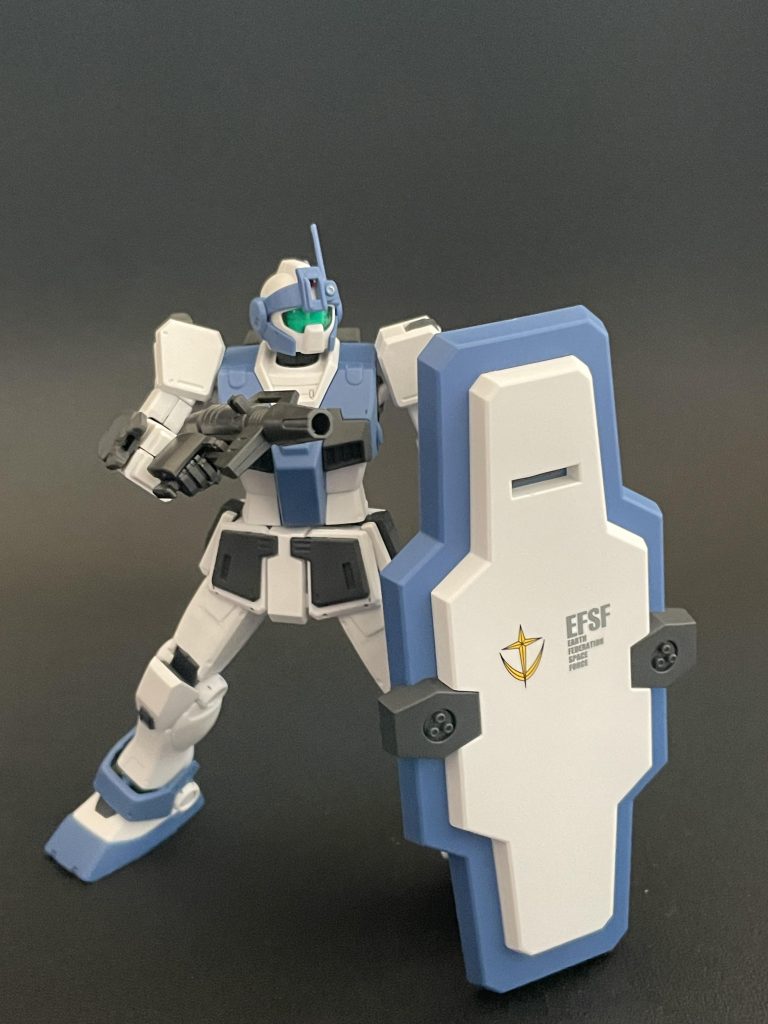 バイザーの丸の部分にウェーブのHアイズを逆向きに入れてます