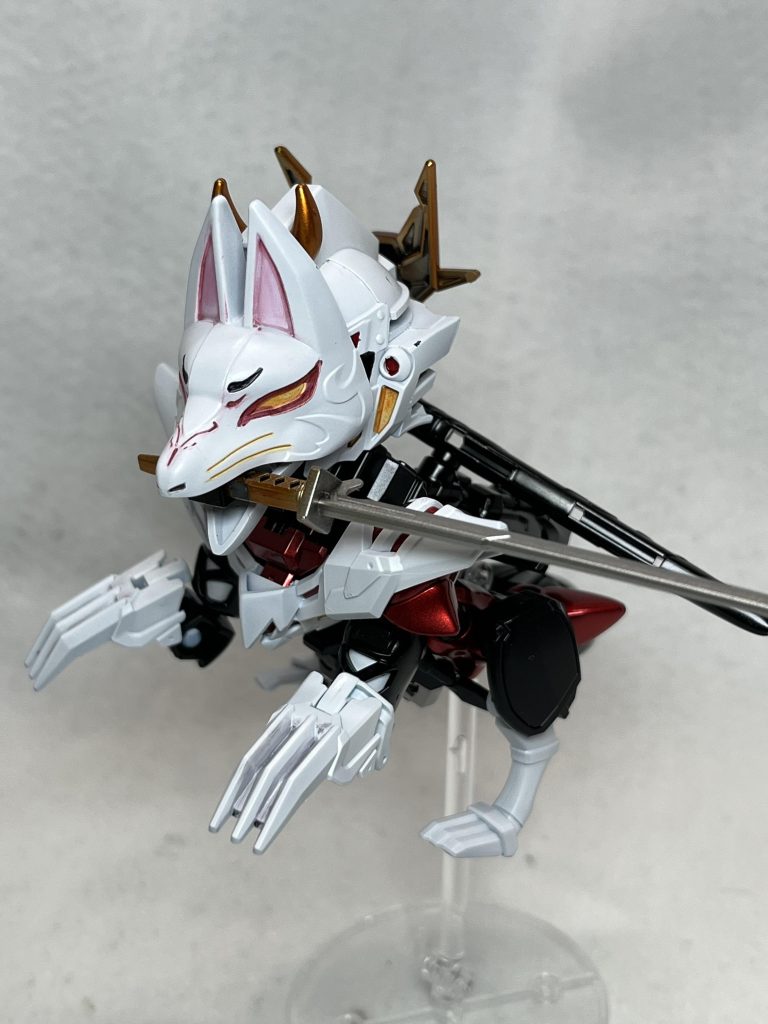 ギーツの獣モードに変形しますキツネ面のおかげでコッチのモードの方がギーツっぽいかも