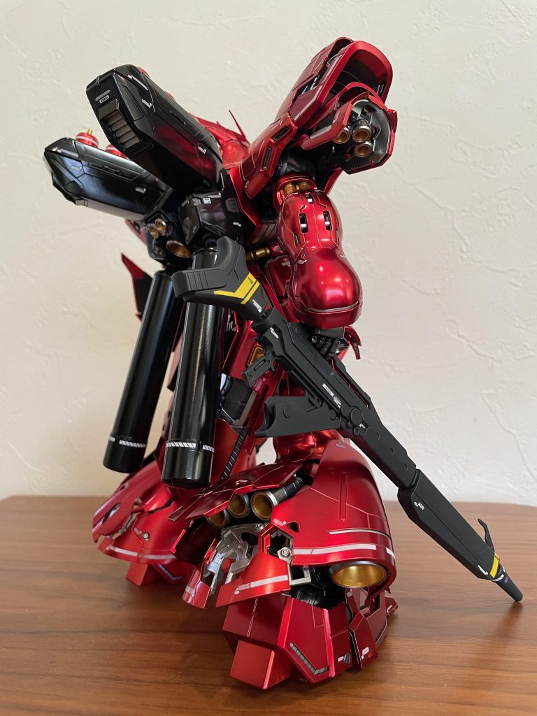 ネットにある絵コンテの真似をしてビームライフルを待たせてみました。