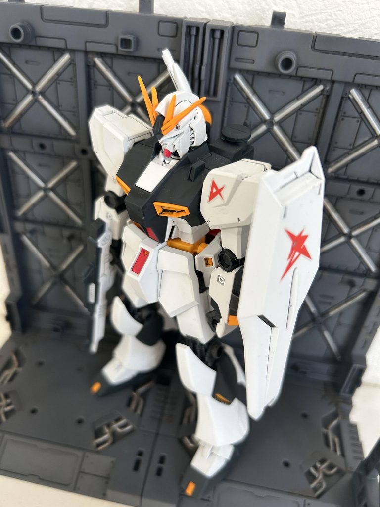 #2.たかがテレビに映った石ころ一つ、ガンダムで押し出してやる–2枚目/制作者：No.13