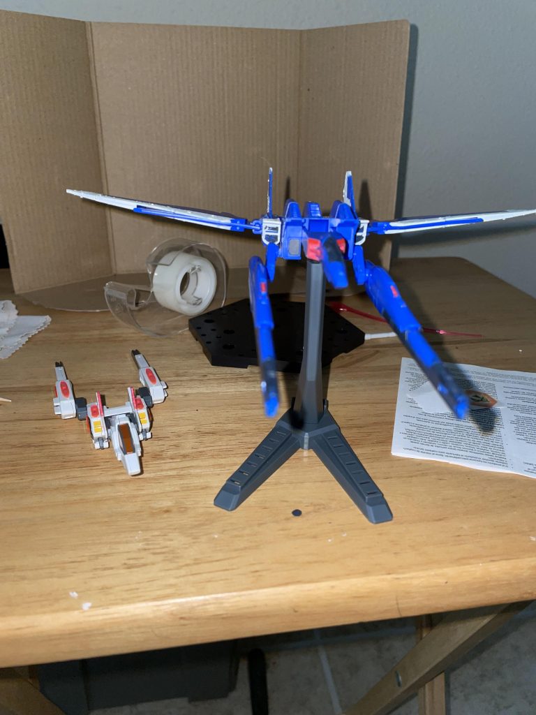 ビルドブースターとユニバースブースターは取り外し可能です。