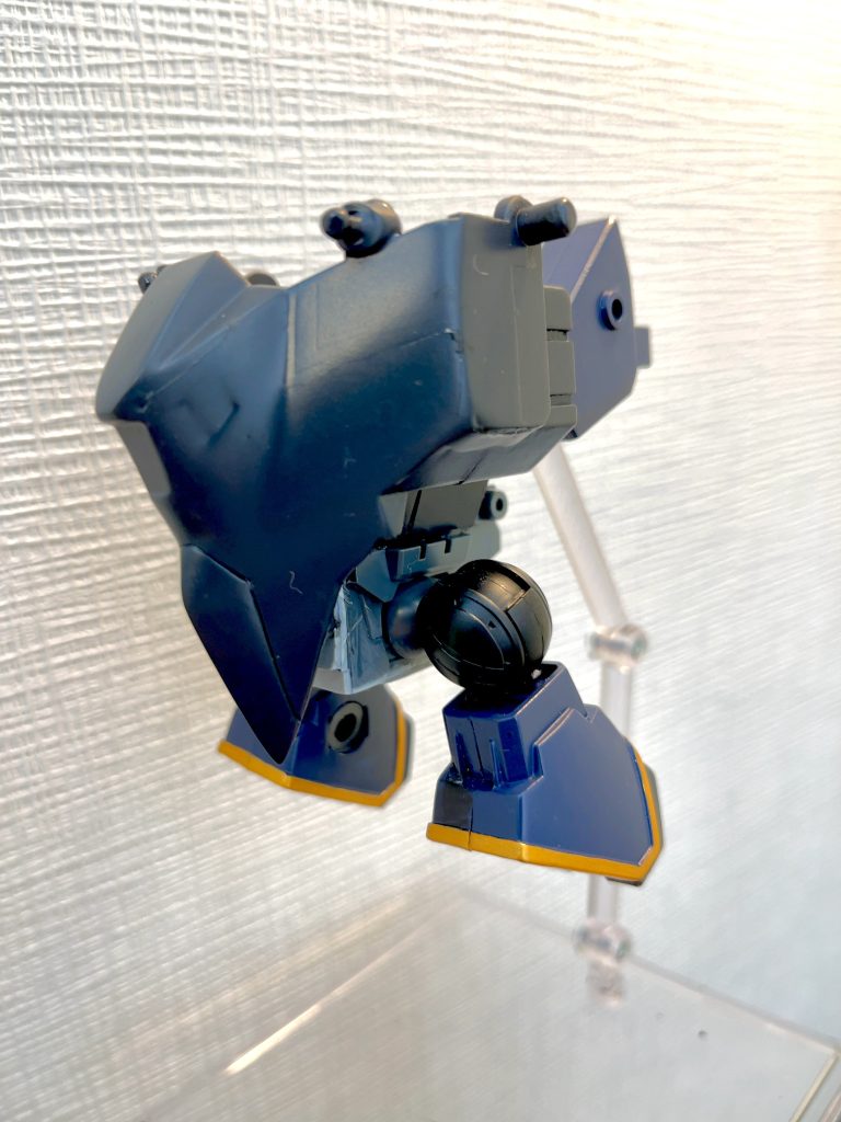 一番マスコマ味がある魔封形態ですが、背負い物も一番重く仮組みを繰り返す中で関節が述べ10か所以上折損…🙄大型MG並みの重量はHGクシャトリヤの股関節周辺を丸ごと移植してなんとか安定しました😅