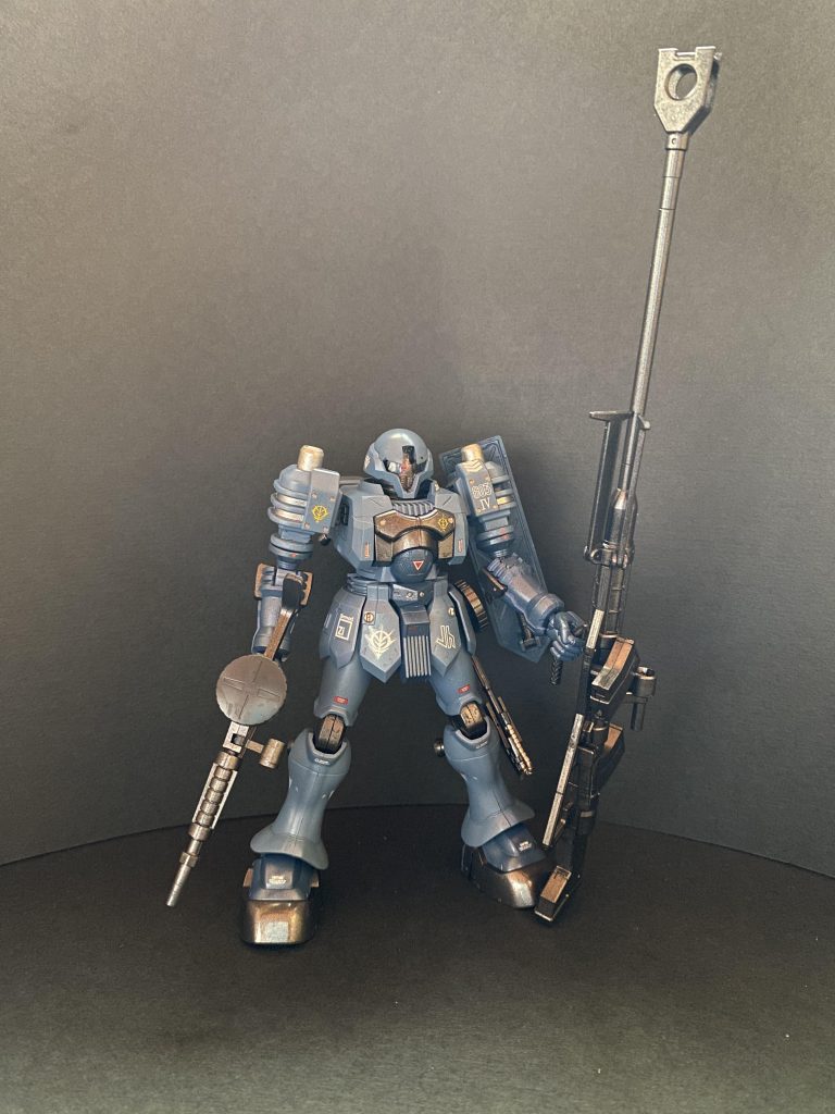 ガンスタ投稿2回目今回は自分の中でも一段と思い入れのある作品ということで、こだわり投稿に挑戦してみました。2008年頃に購入し素組みとシールのみで一旦完成。そのまましばらく飾っていたり、長く箱の中で眠っていたりしたのですが、昨年に一念発起して全塗装とデカールにより仕上げました。素組みだけで眠らせていたキットを再塗装し直して飾った作品は幾つか有ります。