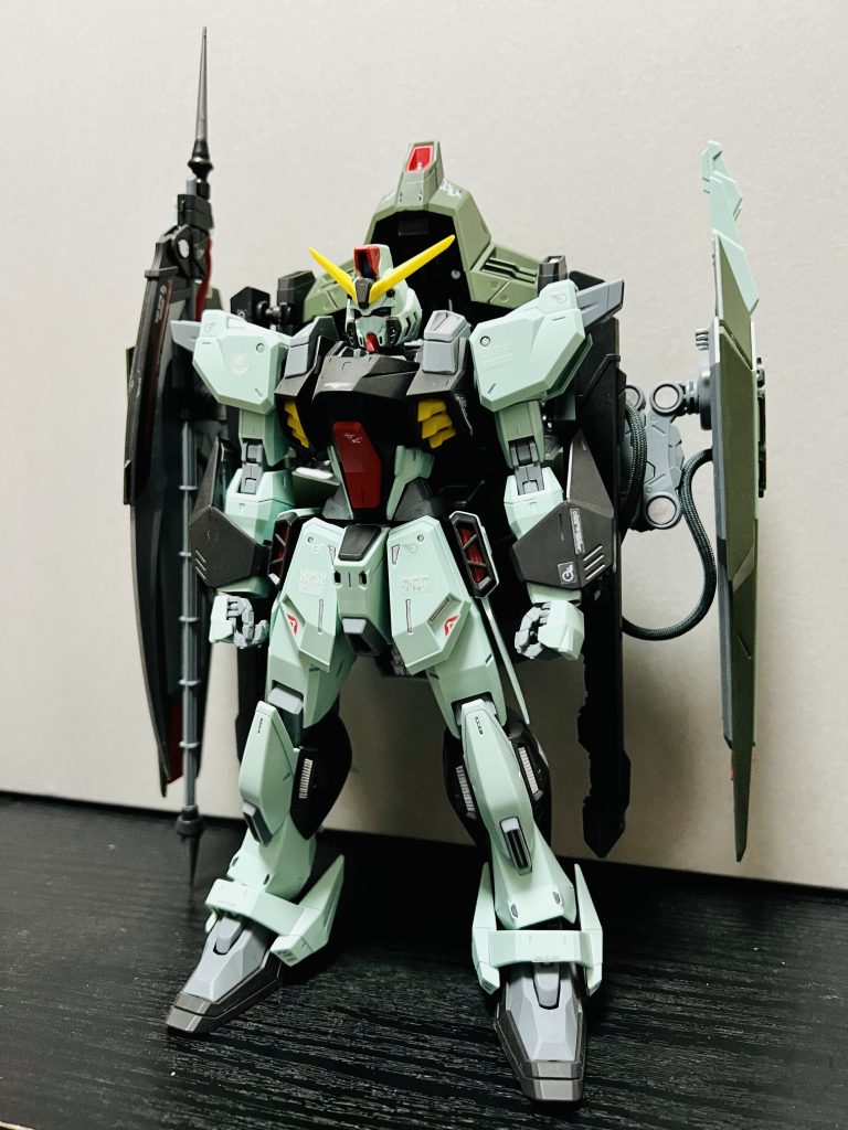 カラミティでも思ったのですが股関節がゆるい?もしくは背負い物が重いためか 自立させにくいかなぁ。