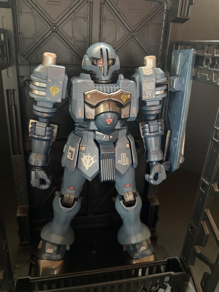 予備機、それぞれの頭部形状の違いもコンバチにより再現。