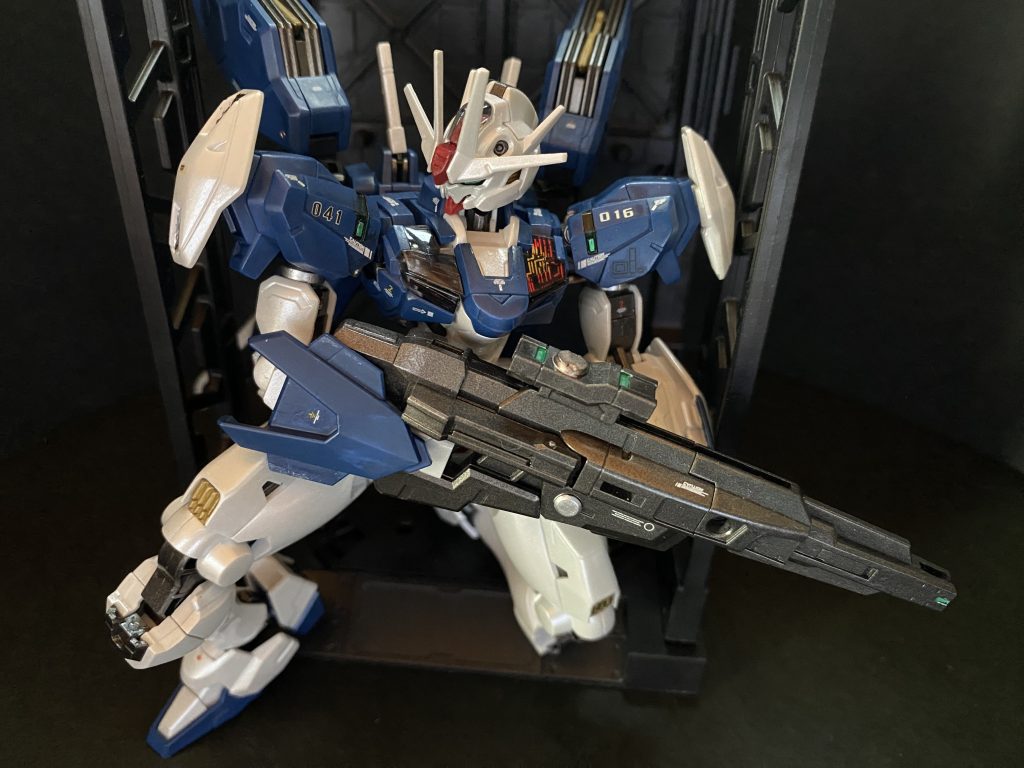 「まぁね、気持ちも分かるんだけど、直接問題行動があった訳でもないし、、本社もね、今、総帥肝入りの極秘プロジェクトが動いてるらしくって、そっちにかなり人手を取られちゃってるんですよ。ここは一つ、もう少し大目に見て、何とかお願い出来ないかなぁ〜、ね！」