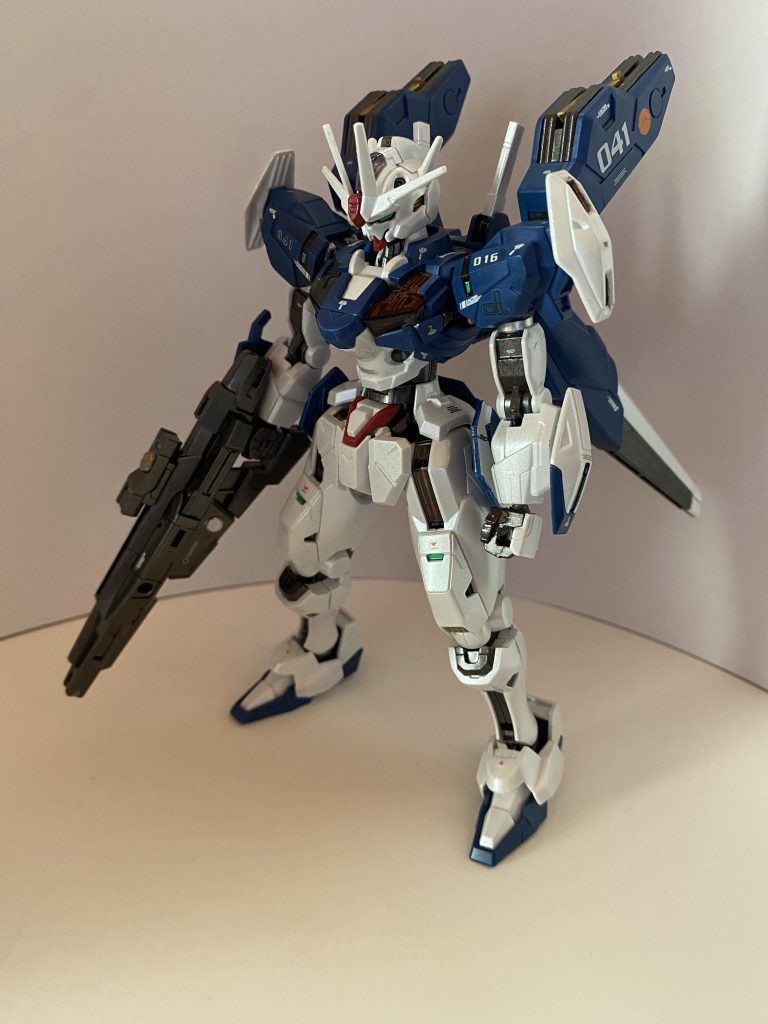 今日は水星の魔女フェス・アスティカシア全校集会の日ということで、参加することも出来ない地方勢ですが、エアリアル改修型を投稿したいと思います！最初白背景での撮影に挑戦しましたが、ライティング等もっと必要なのか上手くいきません😅