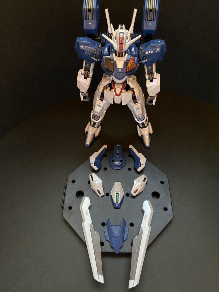 会社は遥か彼方、水星軌道の僻地のコロニー。強烈な太陽風で頭がイカれているのか、田舎の変わり者か。どっちにせよ、厄介ごとはなるべく持ち込まないで欲しいんだがな。