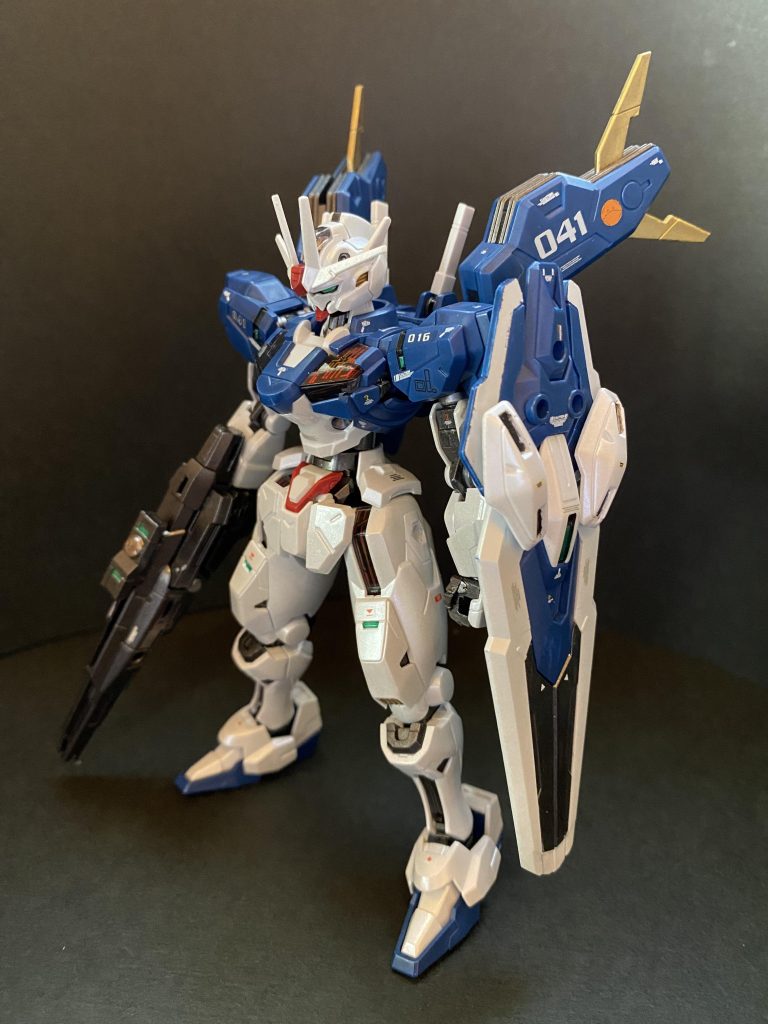 アスティカシア高専の学生といったが、持ち込まれたMSというのは教習機のデミ・トレーナーじゃなく、決闘用に用意されたエアリアルって機体らしく、禁止されたGANDフォーマットを使っているとか、いないとかで問題になった事もあるという話だ。