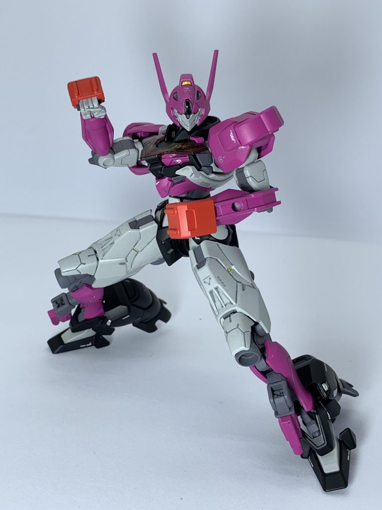 アーマー爪先に装備された電磁ナックルを取り外して装備。ゲキガンフレ……(何でもないです)