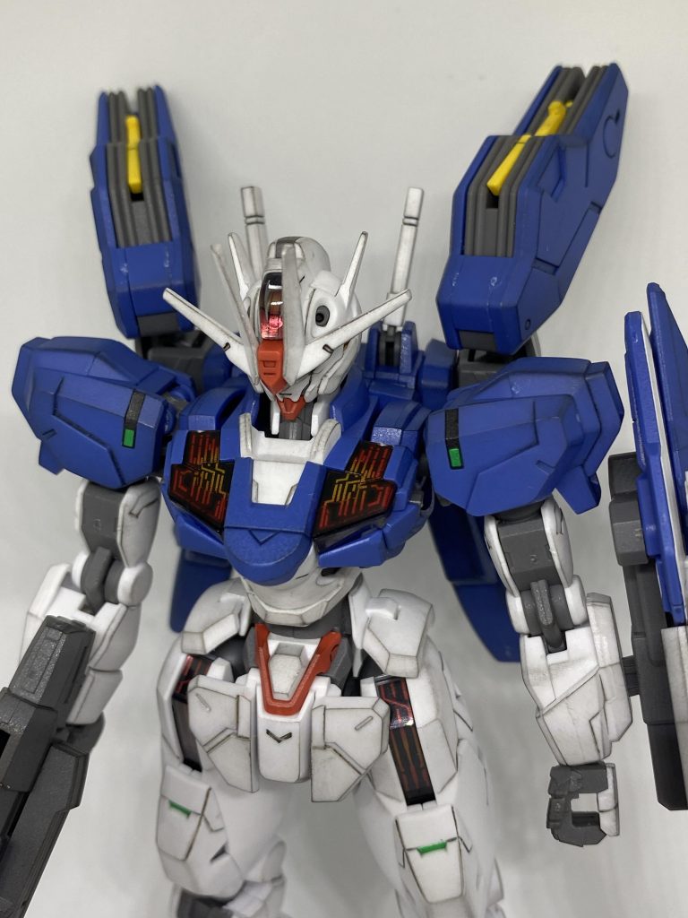 パーメットが目立つようにパーメット部分にトップコートする前にマスキングしてます