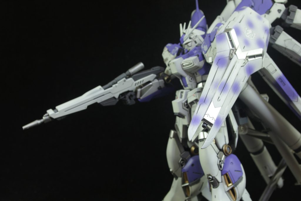 RG Hi-νガンダム–2枚目/制作者：moubook