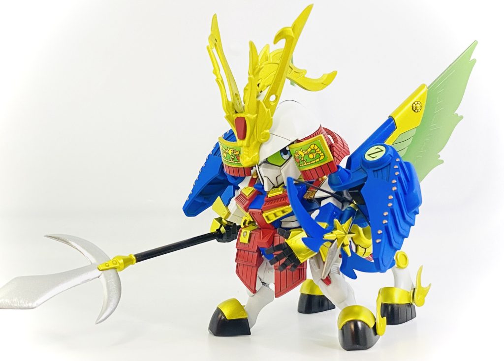 弓矢を持たせるといろいろ干渉する箇所が出て来そうだったので、ボーガンにして装着。