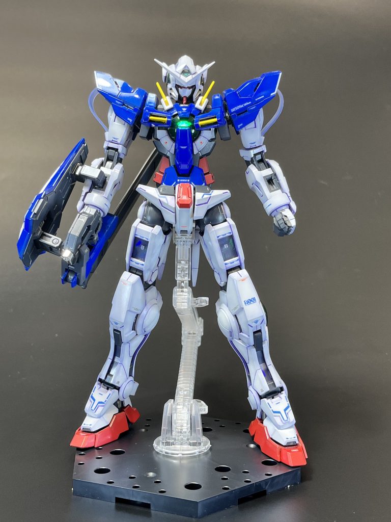 正面から。電池入れてGNドライブ点灯させました。