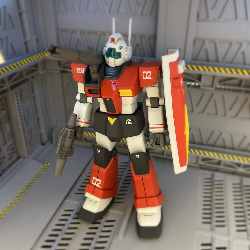 頭部メインカメラは、🟥ラピーテープを貼った上から🟥UVレジンでコーティングしてあります。胸部のミキシングも現物合わせでの切ったり削ったり貼ったりで苦労が絶えませんでした😭