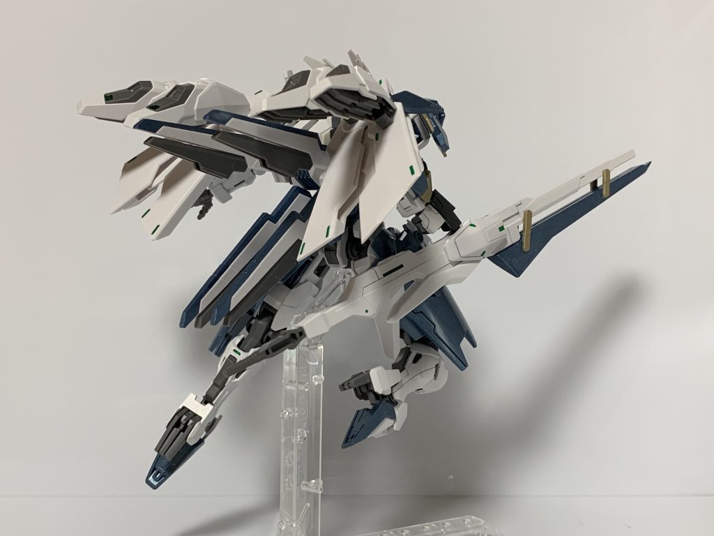 エアリアル(改修前)のエスカッシャンを2セット全部を投入。