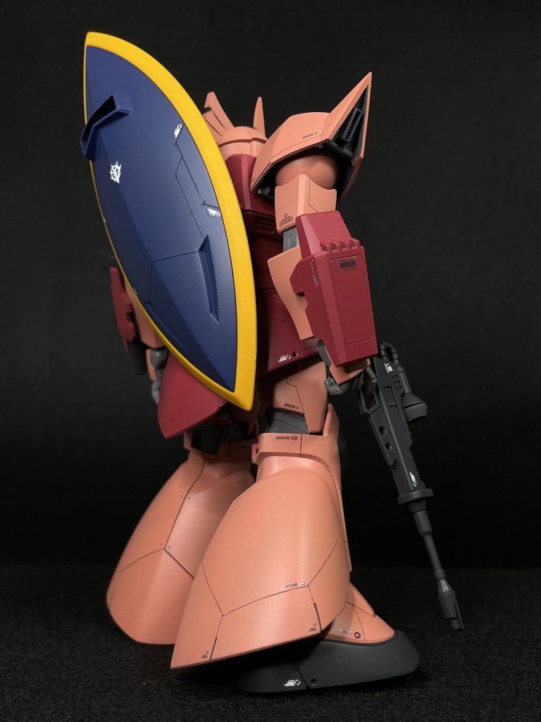 大きな声では言えませんが、、ゲルググは 飽きました 笑