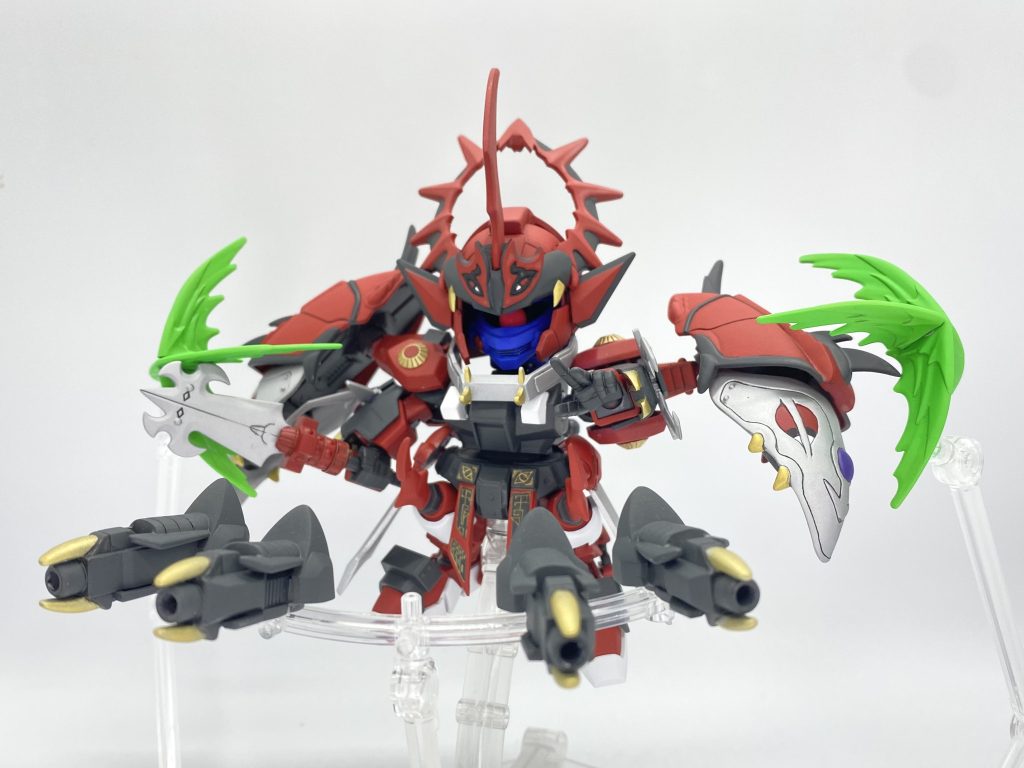 頭部の差し替えで闇皇帝フェイスにもなります!黒星砲ドローンは彼が使った方が絵になりますね!