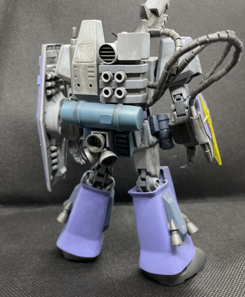 動力パイプは100均のアイロンビーズとリード線