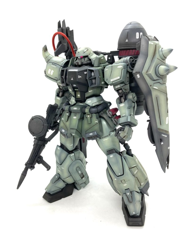 ジオンのエンブレムを貼りたい衝動を…  なんとか抑えました😅