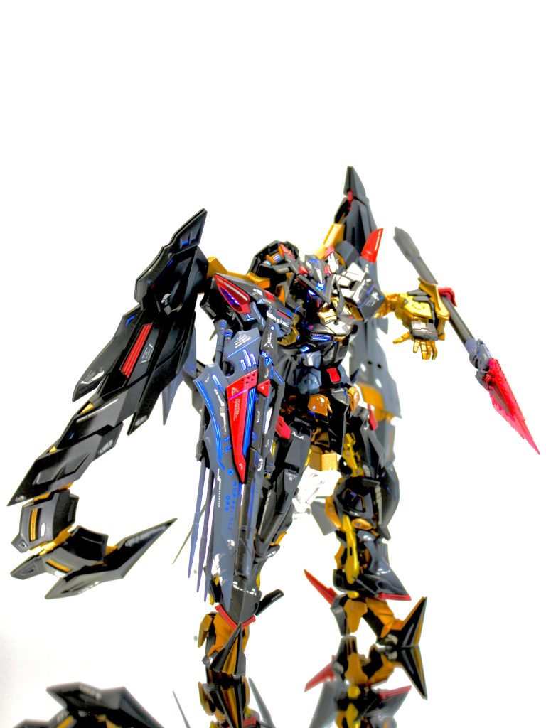 スミ入れは発色を上げるためにエナメルの蛍光ブルーに黄色を足してます☺️