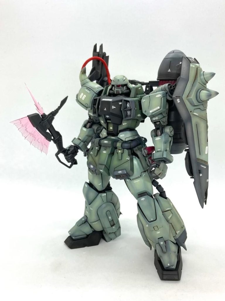 ザクといえばトマホーク🪓やはり剣やサーベルじダメなんです😌でも、ヒートホークは… 「 熱い斧」じゃなくて「熱い鷹」だと思うのよ😅