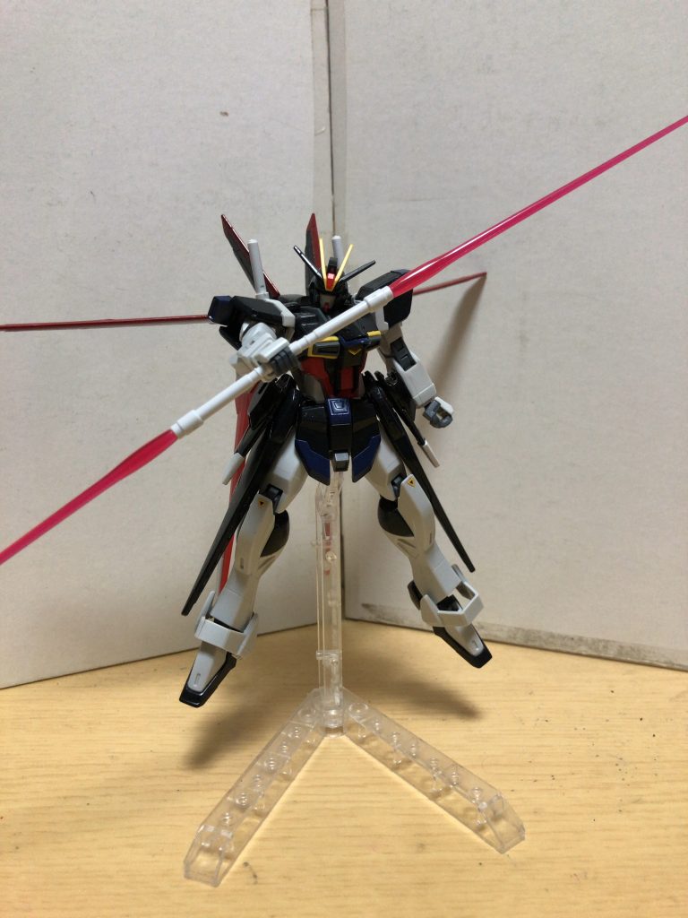 フォースシルエットを背負って…俊敏さに長けた彼女をイメージしたカスタムとはいえ、さらに機動力を上げるシルエットを背負わせたら鬼に金棒でしょうか。