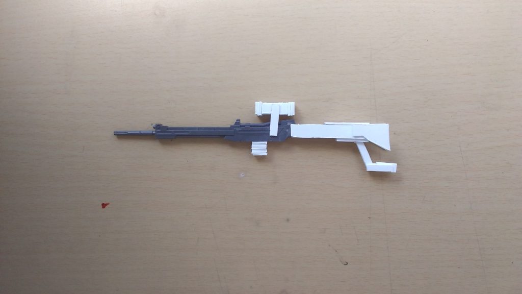 迷走ナンバー８長射程スナイパーライフルが作りたかった。ちなみにベースのライフルはデルタプラスのビームライフルです。