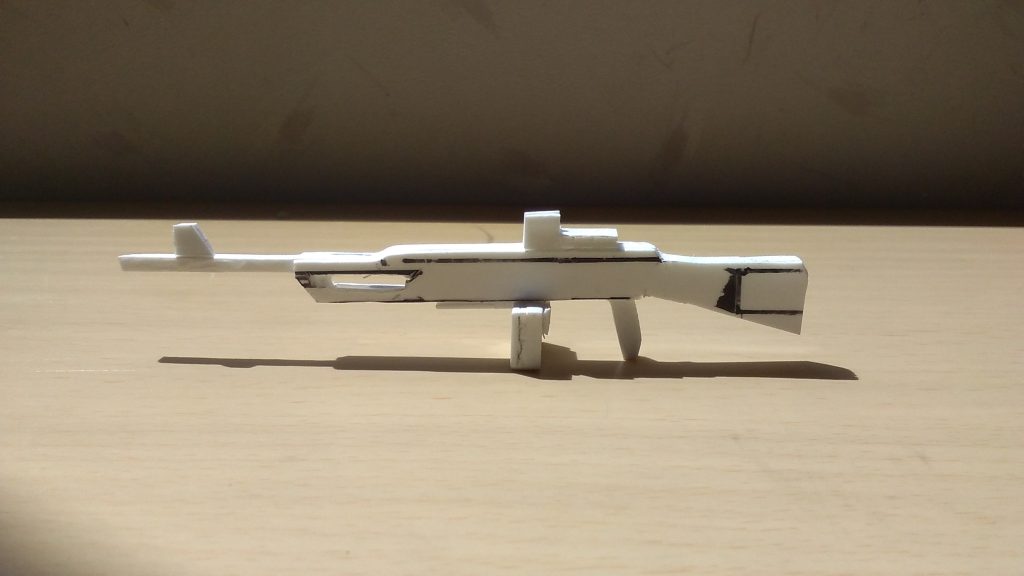 迷走ナンバー４ミリタリー感を出したかったＡＫ－４７っぽい銃。