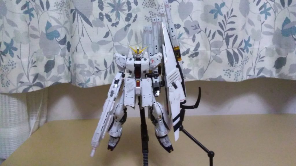 まずは正面から。