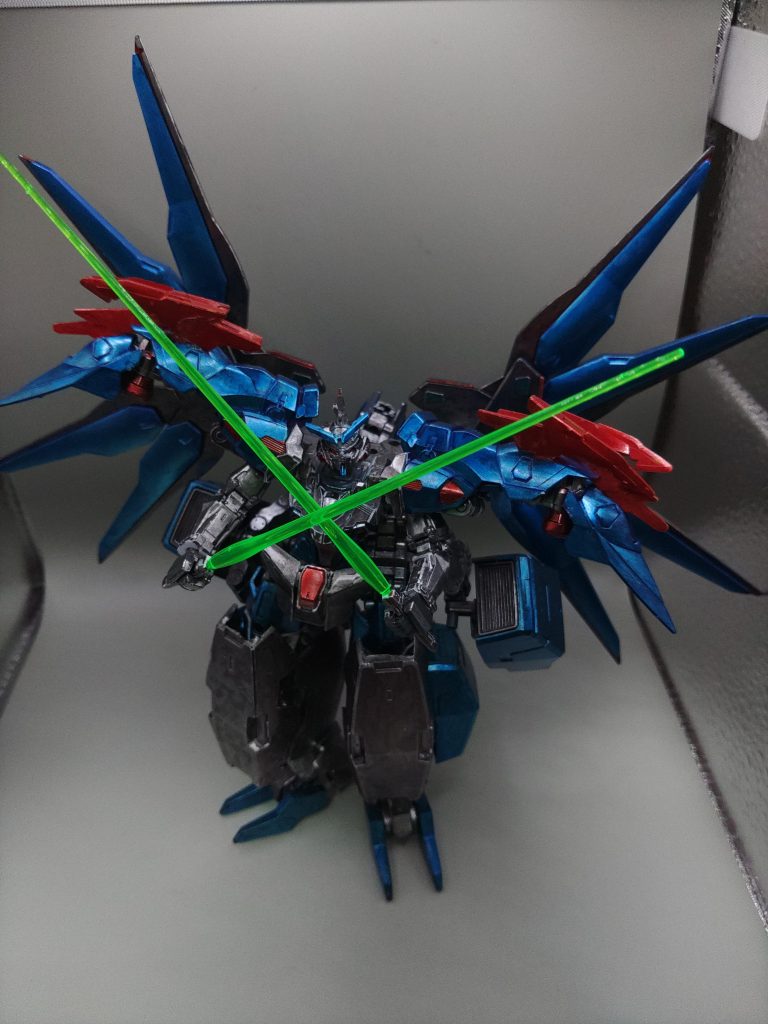 二刀流で戦闘。「このAesculapiusがやられるわけには…」