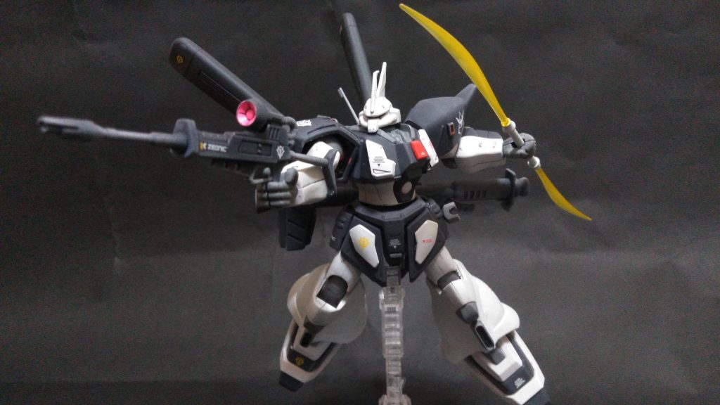 機動戦闘イメージ　元キットはHGUCゲルググＪなので、かなり古いキットですが、出来はよろしいのです。