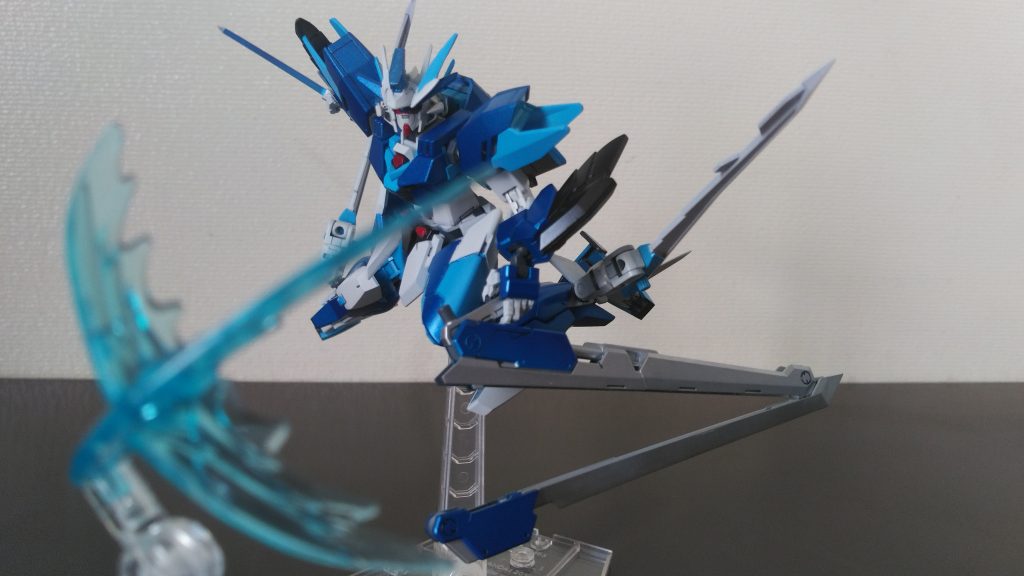 「蒼刃罰光斬」鞘に納めた刀を再び抜刀し、強力なエネルギー刃にて敵を両断する。