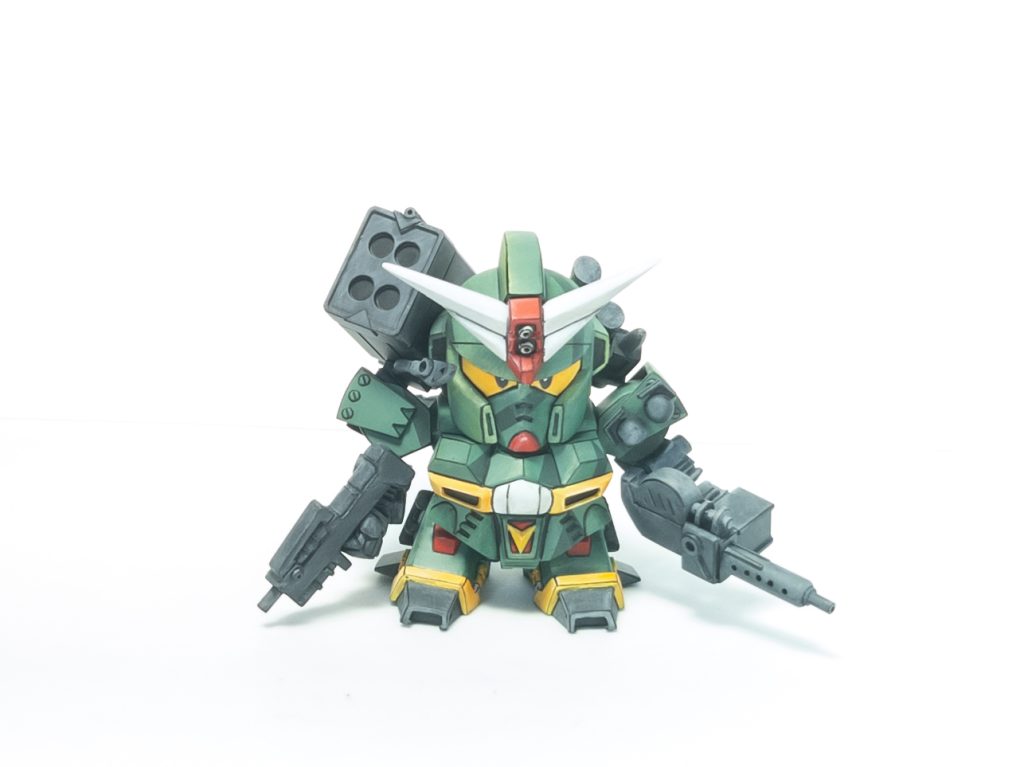 カードダス初登場のコマンドガンダムを目指しています。結構今のコマンドガンダムとは違うんですよね。