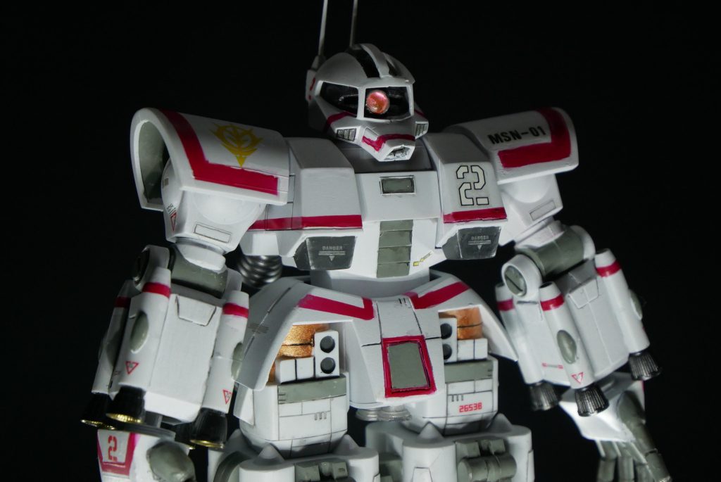 最後まで観てくださった方、本当にありがとうございます。最近のカメラはとても性能がいいので、アップにすると余計にへたくそがバレバレですが、結構閲覧してくださった方々の声も聴けて、頑張ったかいはあったと感じています。ロボット魂版も手元にありますが、やはりイチから作ったこともあり、断然この子の方が思い入れがあります。ガンプラ万歳!!ジークジオン!!!バンダイさん、ぜひジオン軍のMSやMAの再販や新作を!!皆様、ありがとうございました。