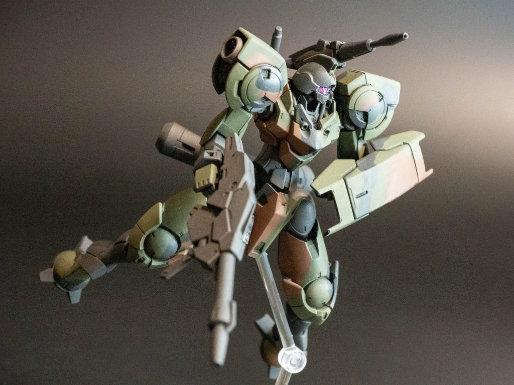 実戦仕様機はやはりミリタリーテイストが似合うと思いますがいかがでしょうか。