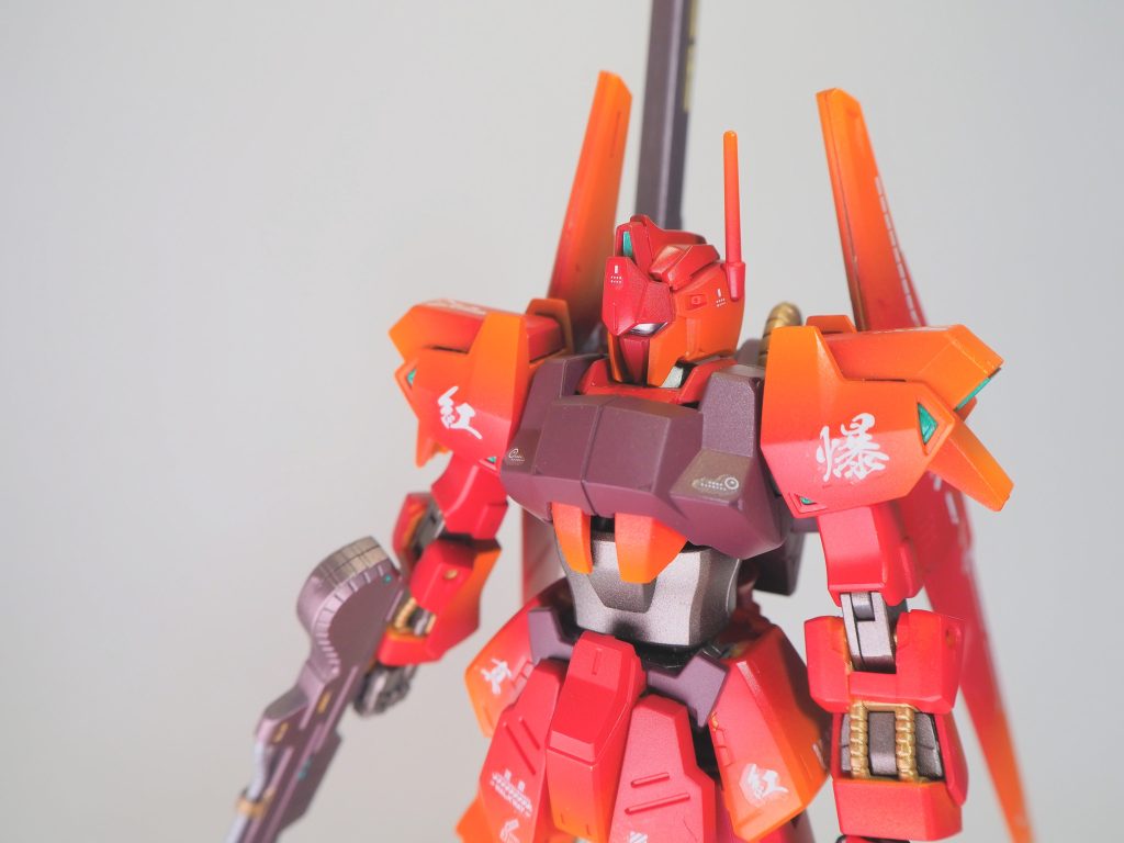 基本色は紅色〜先端にかけてオレンジと先端に黄色でハイライトをいれております。