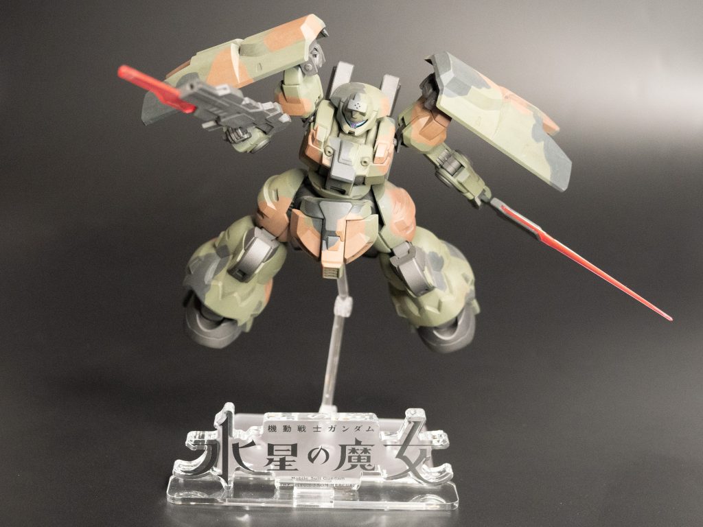 ディランザ・ソルは今回の3機のうちでは迷彩部分の割合が一番大きく、塗装しがいのある配色になりました。