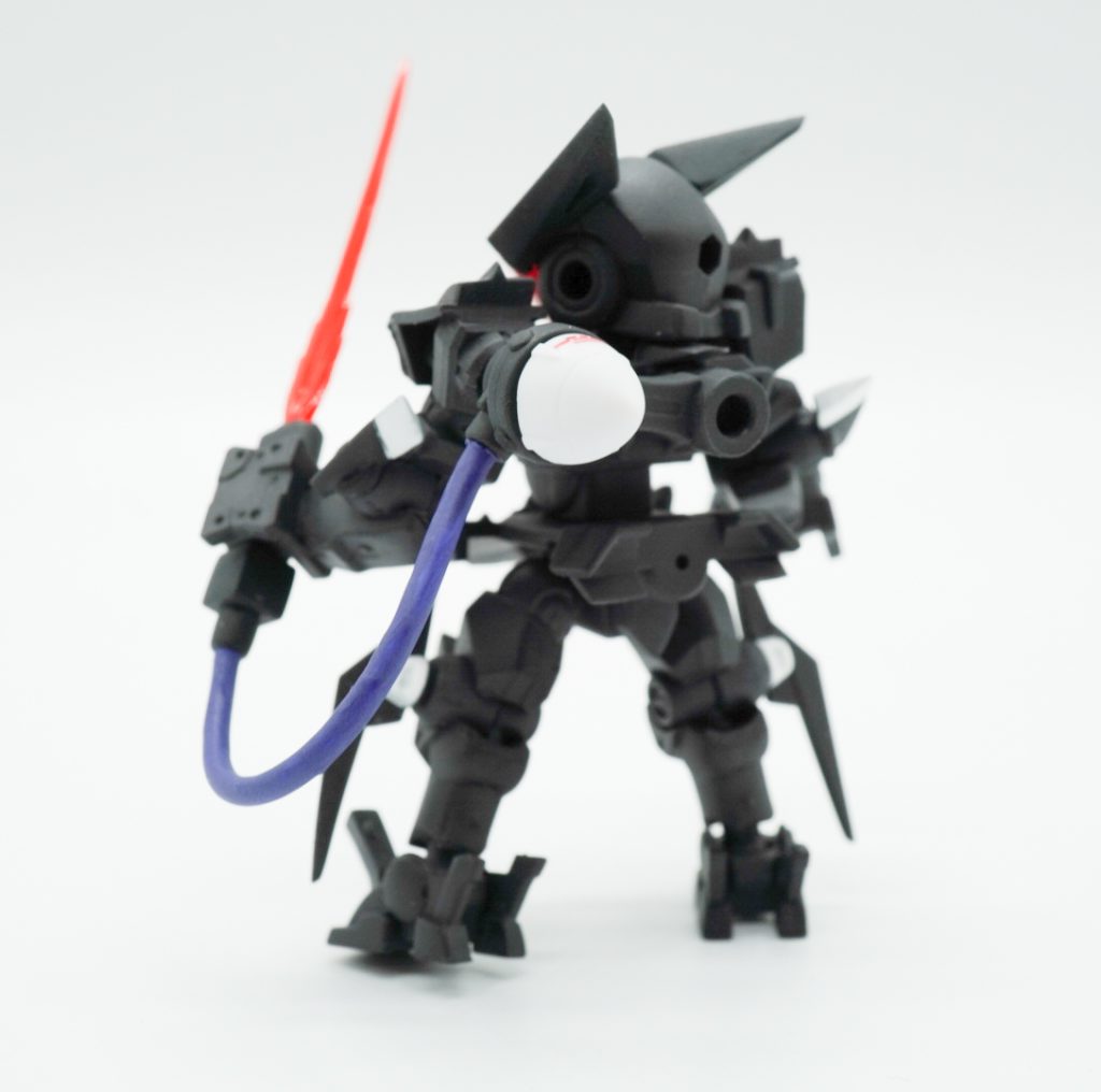 GNドライブからのケーブルを、筆塗りで塗装しました。