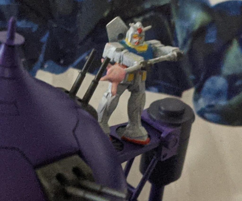 アッザムVSガンダム–3枚目/制作者：福狼。