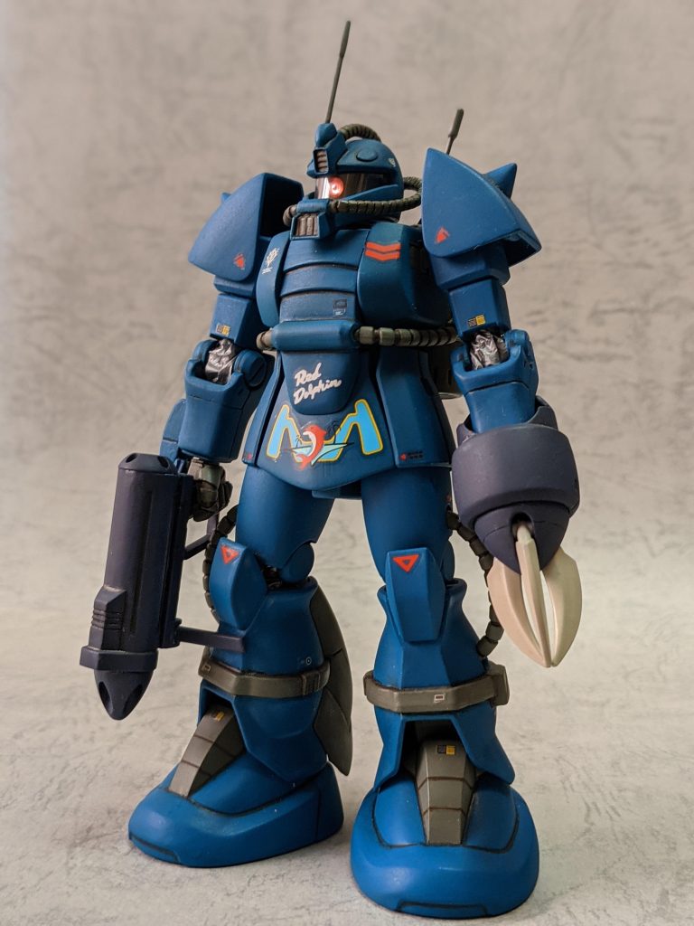 設定画風ショット。旧hgucザクって腰の可動が無いのが難点のようですけど、胸やスカートアーマーのラインがすごく良い感じに思います。足のライン（特に膝下）はリヴァイブザクの方が好きですね。