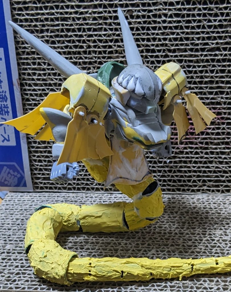 結果、半非可動蛇腹にしました。これで可動と見た目の両立を目指しました。