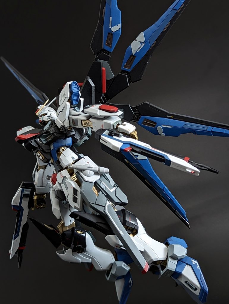 出撃時の仰け反ったポーズこれお気に入りです